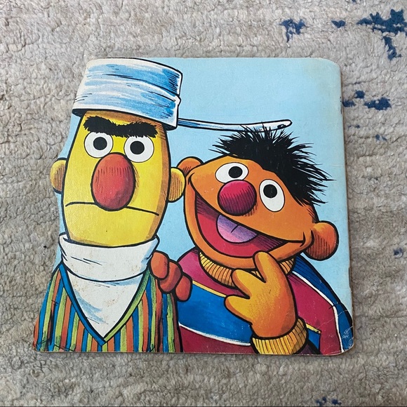Sesame Street The ERNIE and BERT Book - Picture 4 of 4